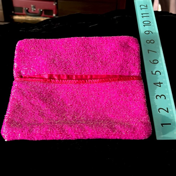Ann Taylor Pink Sequined clutch - Picture 3 of 6